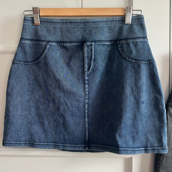 Halara 2 magic high waisted denim skirts NWT - Picture 4 of 10
